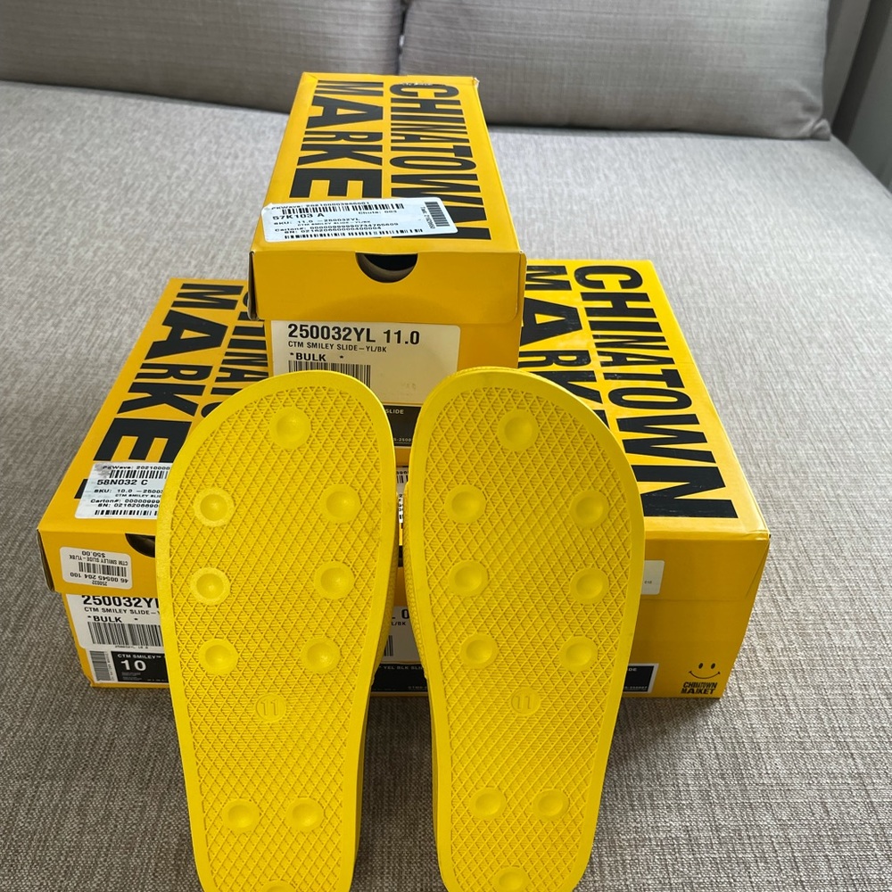 Chinatown Market Smiley BBall Slides - Picture 4 of 10